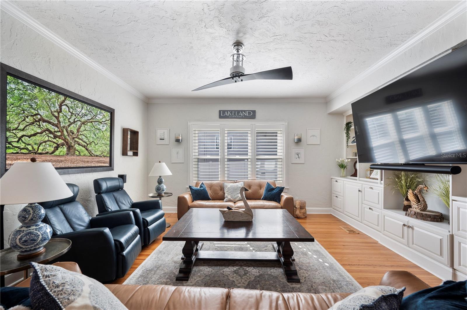 Image 22 of 95 For 2214 Coventry Avenue