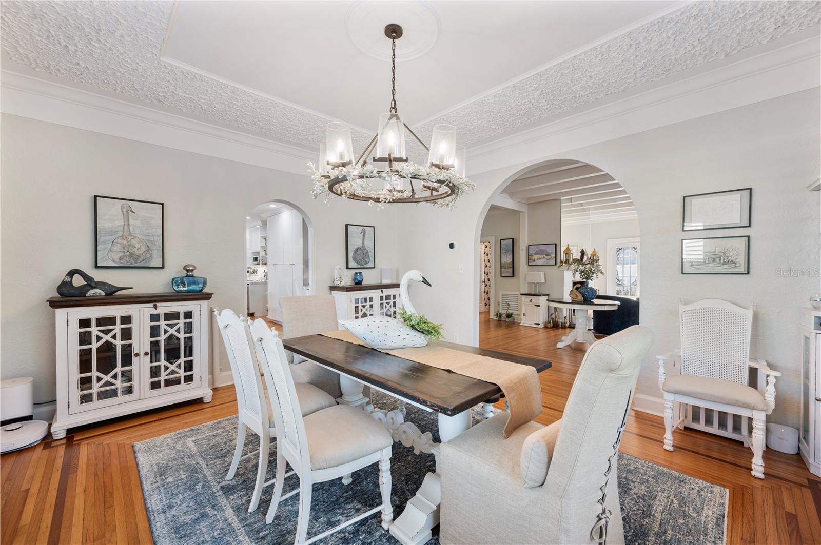 Image 26 of 95 For 2214 Coventry Avenue