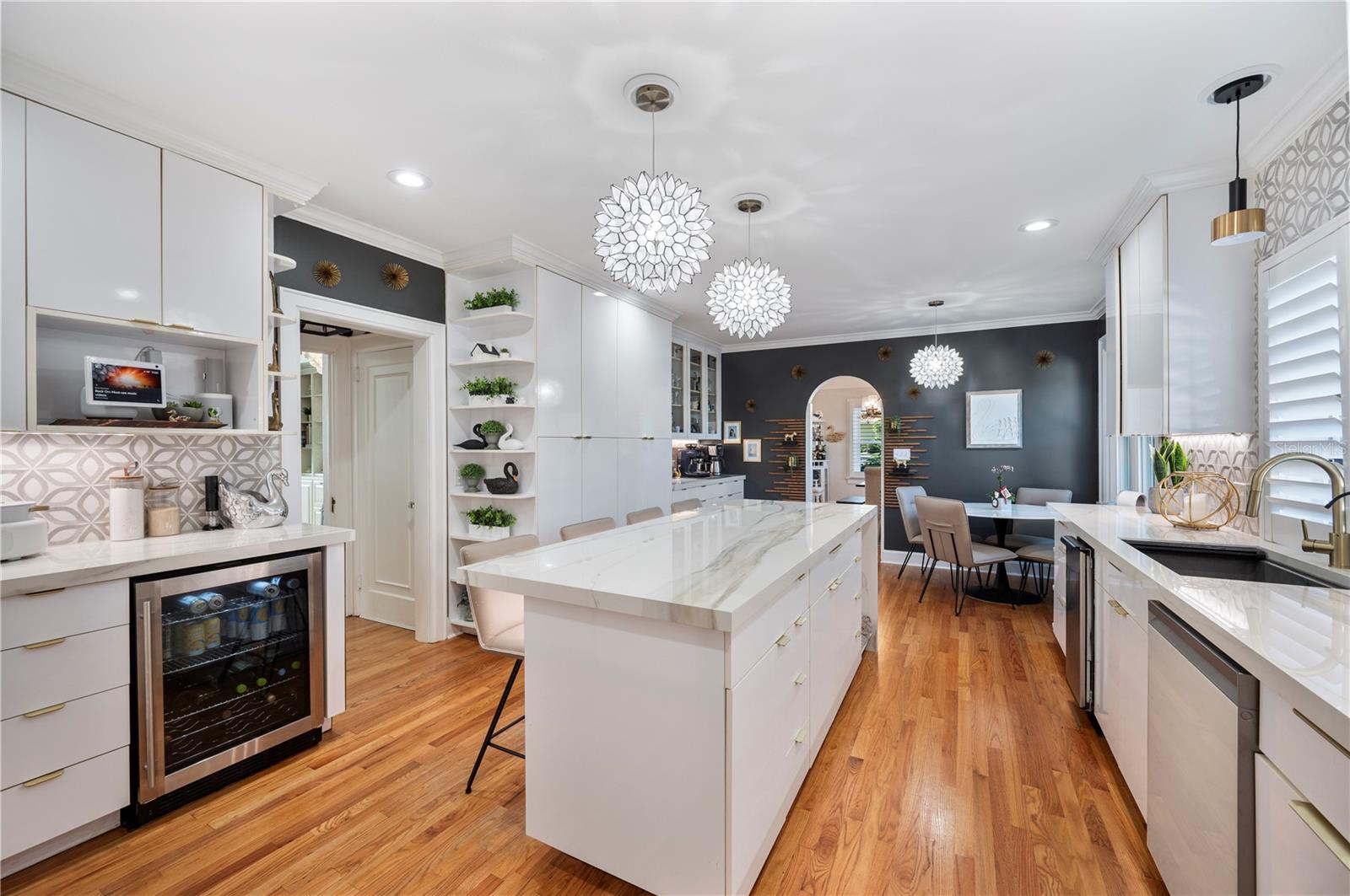 Image 28 of 95 For 2214 Coventry Avenue