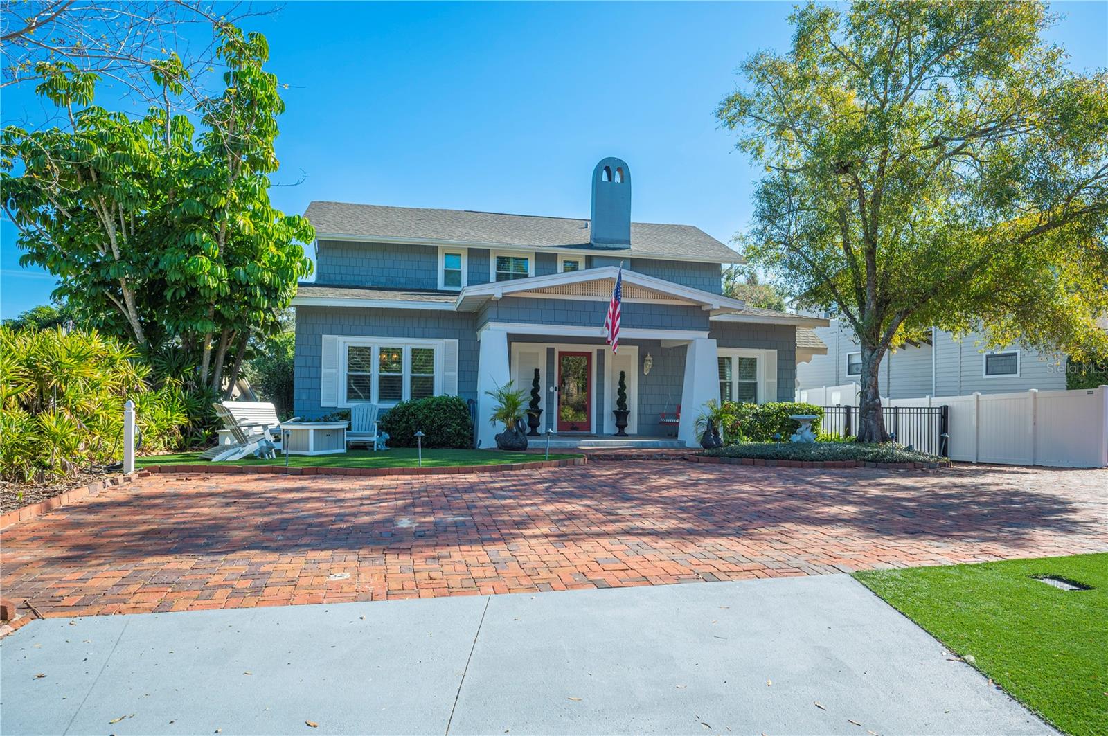 Image 3 of 95 For 2214 Coventry Avenue