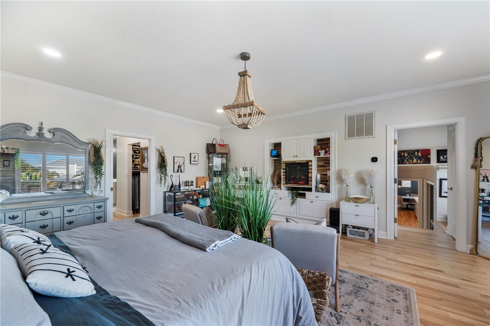 Image 44 of 95 For 2214 Coventry Avenue