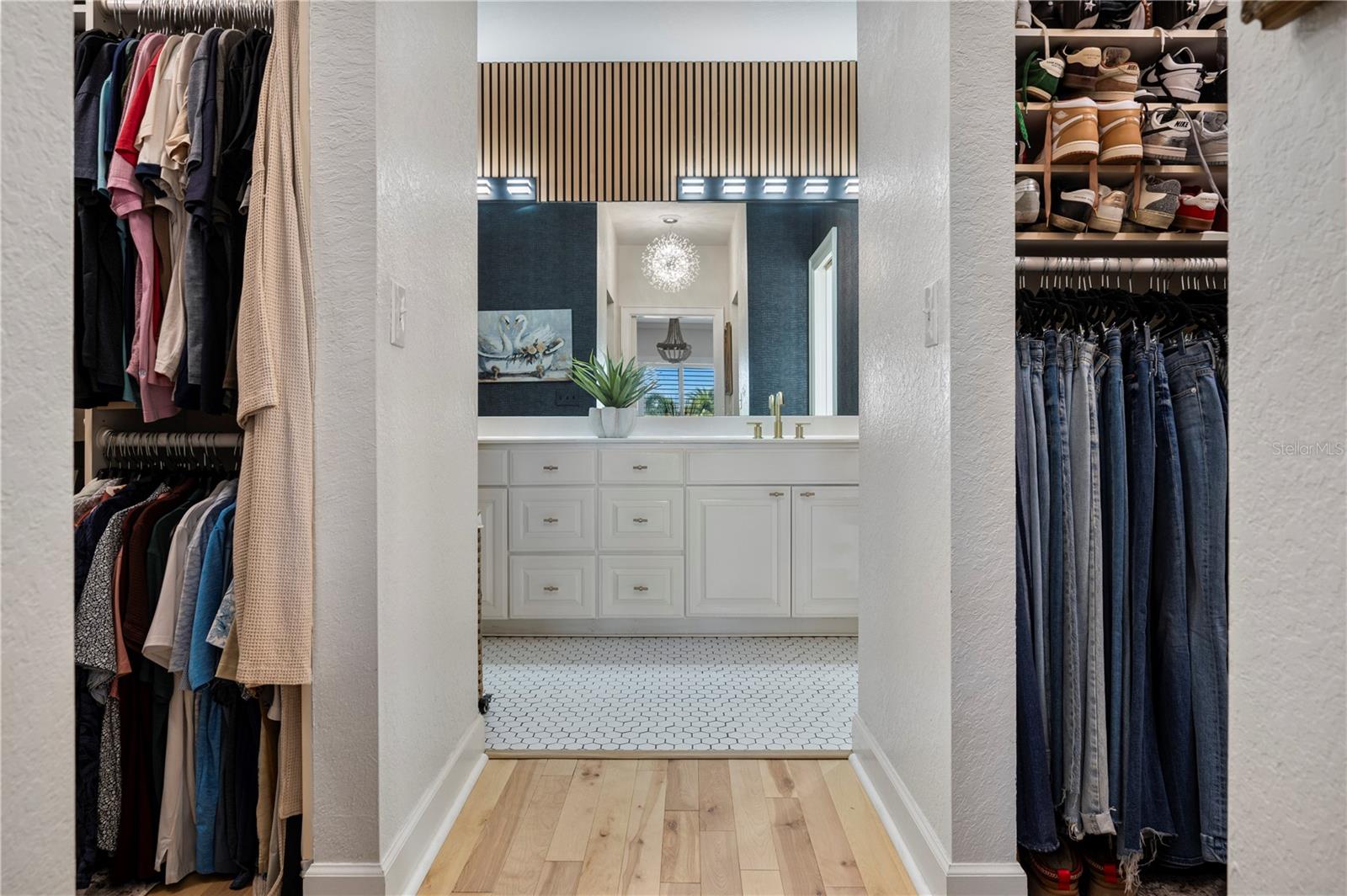 Image 46 of 95 For 2214 Coventry Avenue