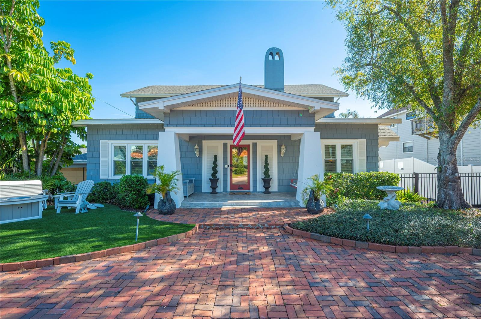 Image 5 of 95 For 2214 Coventry Avenue