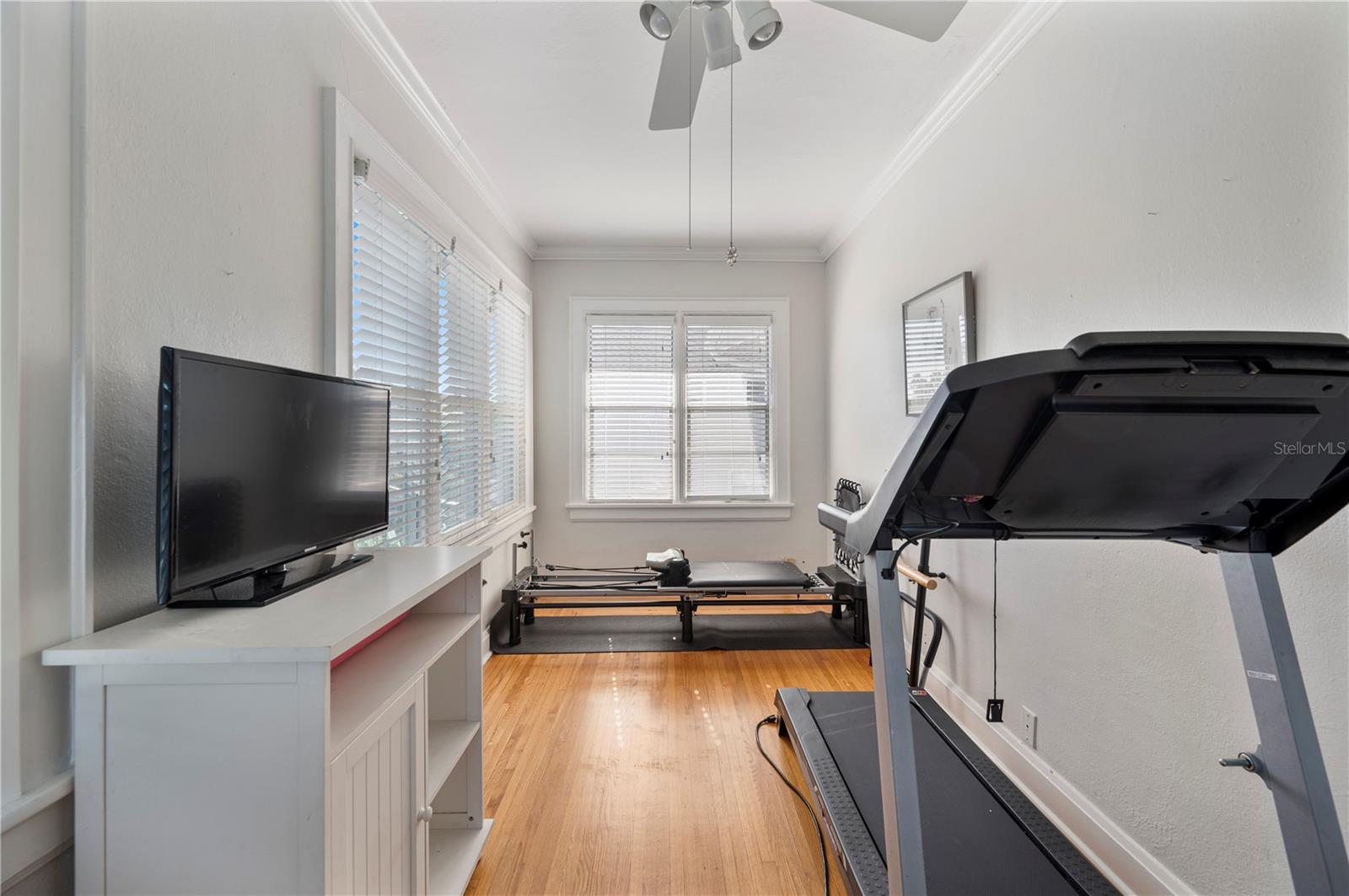 Image 55 of 95 For 2214 Coventry Avenue