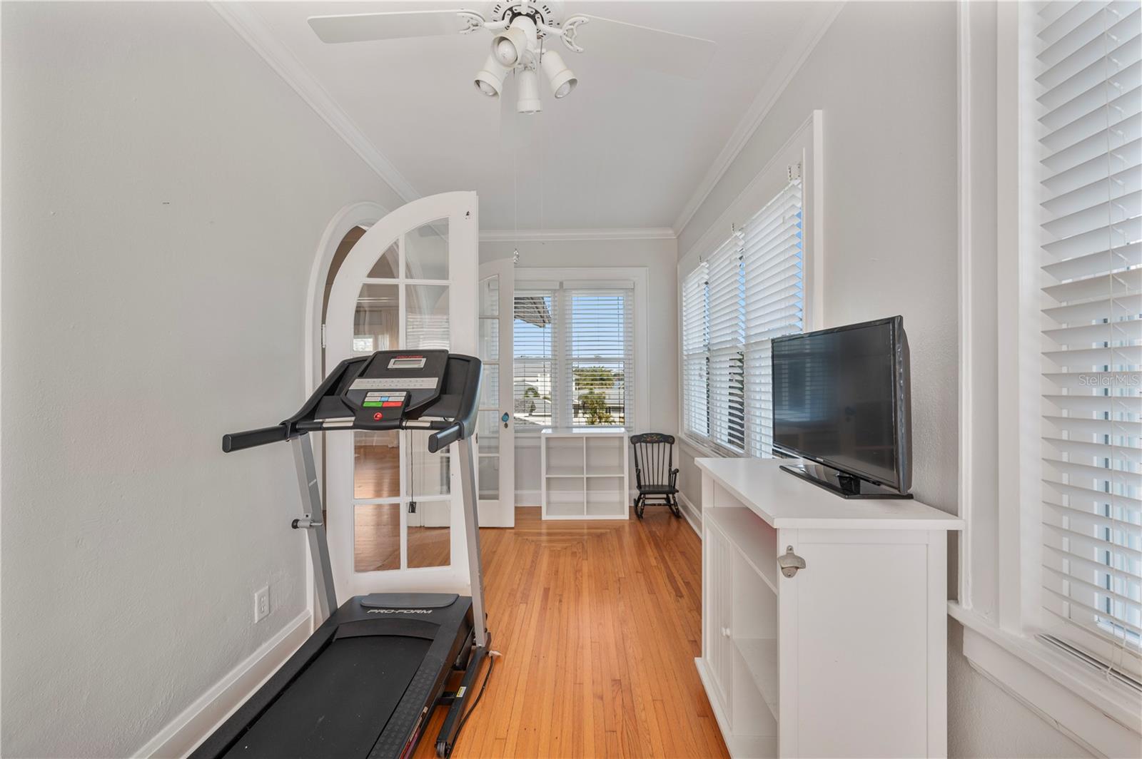 Image 56 of 95 For 2214 Coventry Avenue