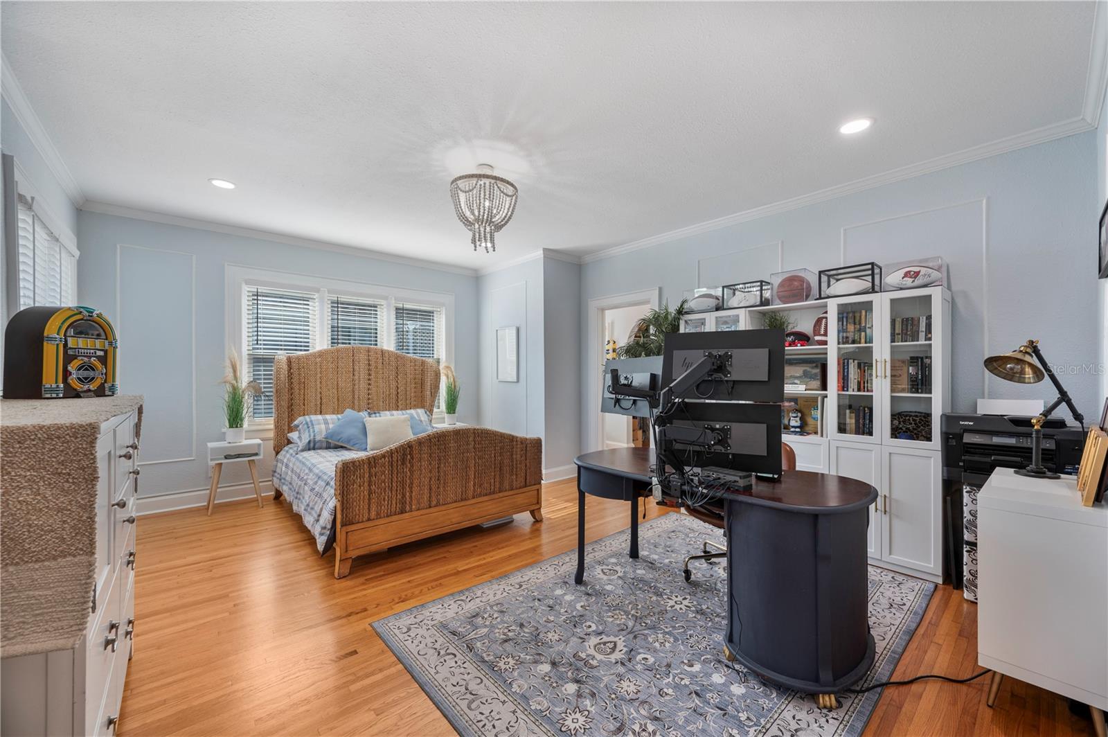 Image 57 of 95 For 2214 Coventry Avenue