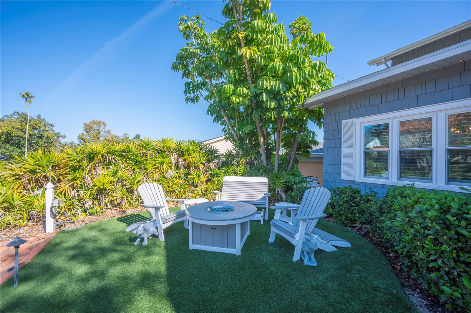 Image 7 of 95 For 2214 Coventry Avenue