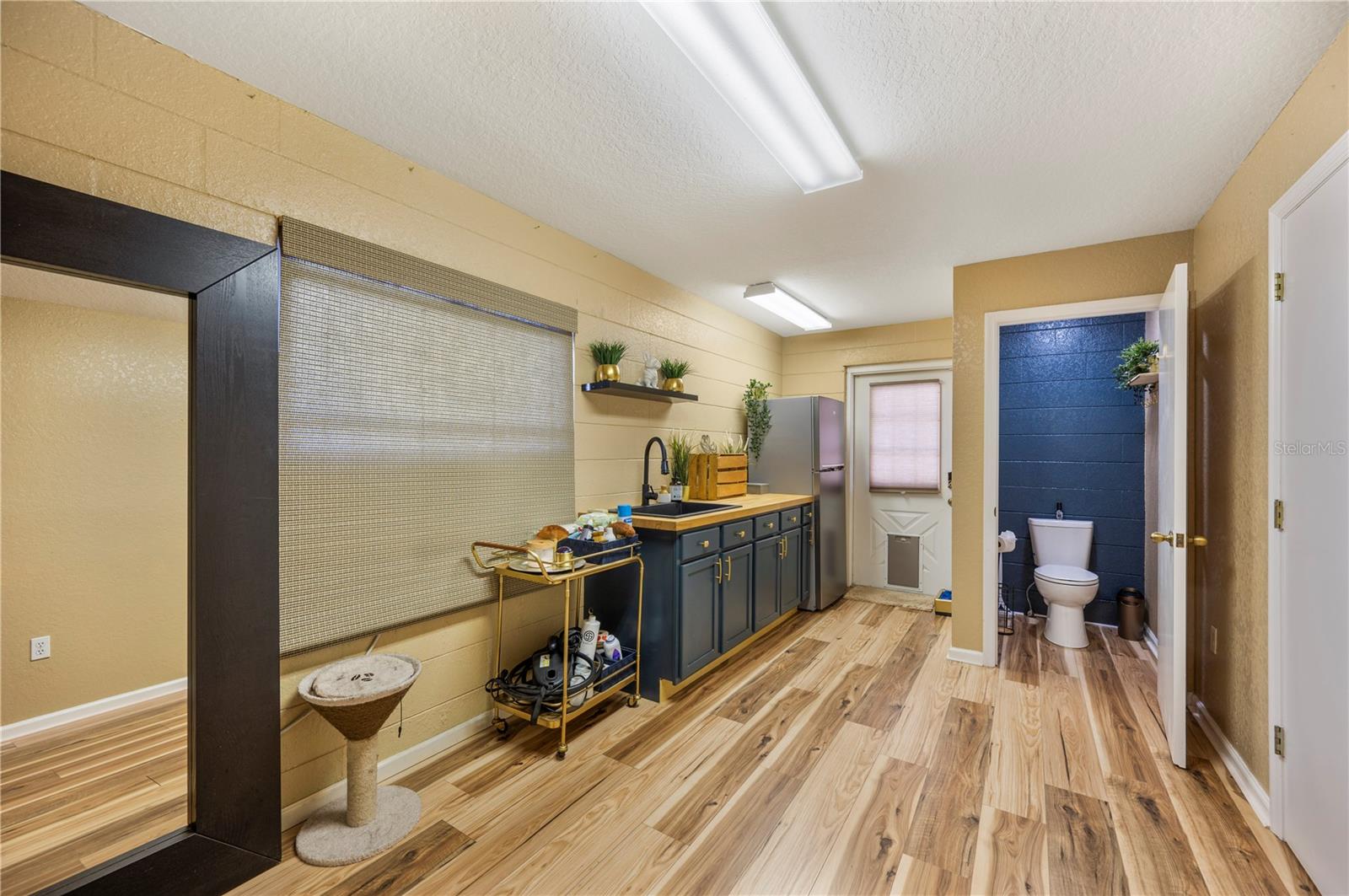 Image 88 of 95 For 2214 Coventry Avenue