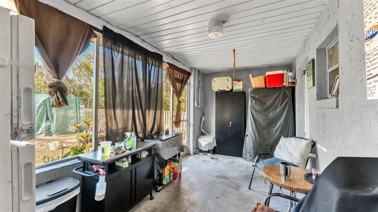 Image 14 of 38 For 913 Charmil Avenue