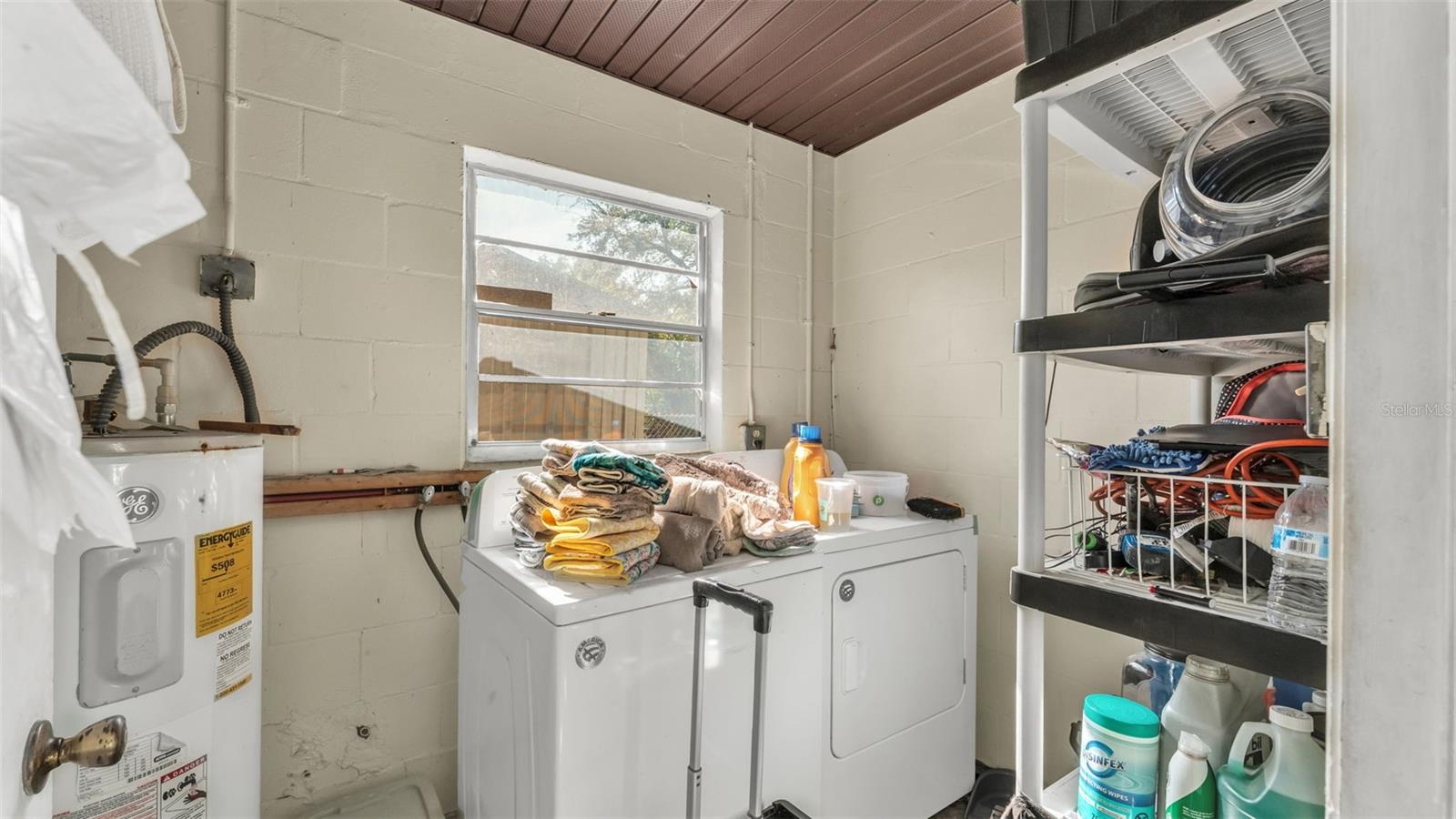 Image 15 of 38 For 913 Charmil Avenue