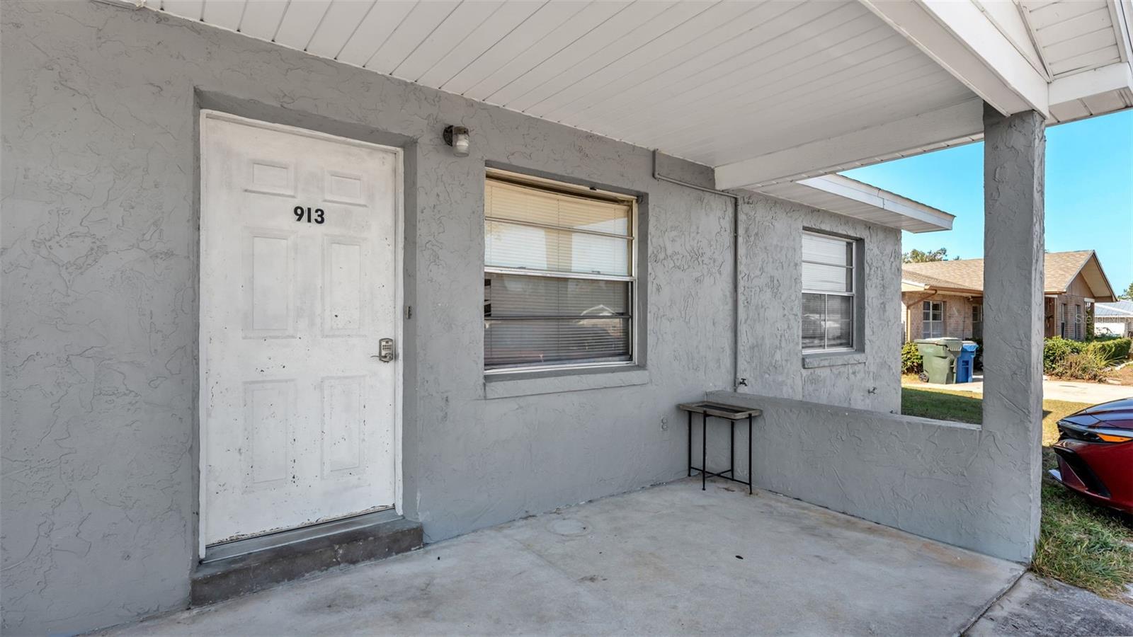 Image 16 of 38 For 913 Charmil Avenue