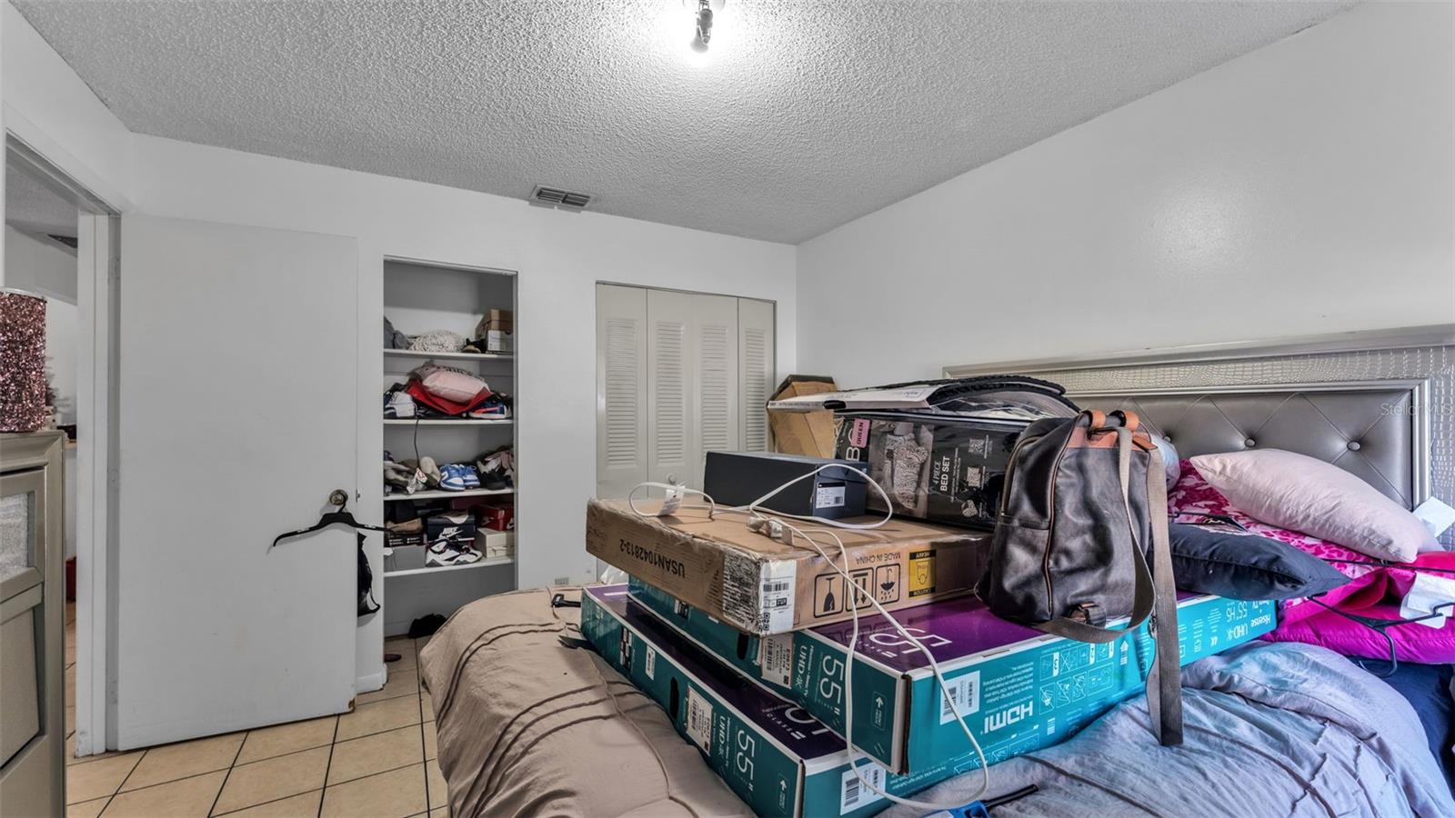 Image 23 of 38 For 913 Charmil Avenue