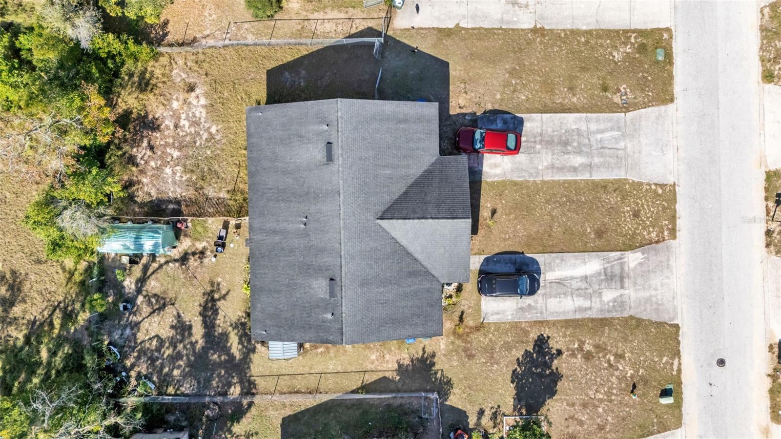 Image 32 of 38 For 913 Charmil Avenue