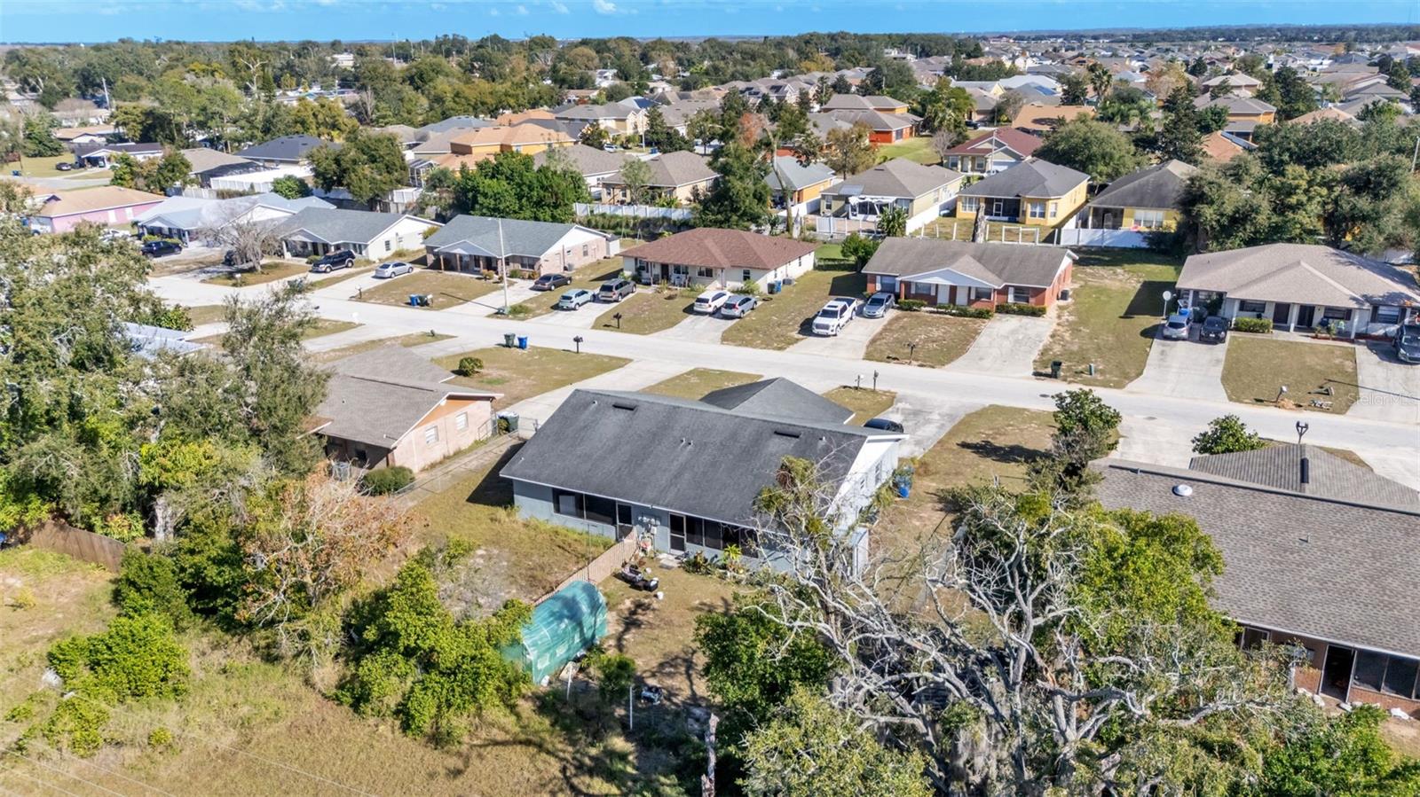 Image 35 of 38 For 913 Charmil Avenue