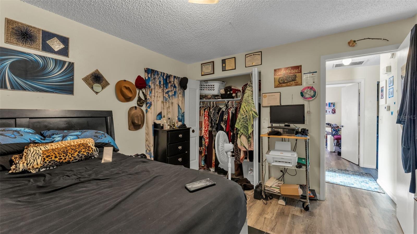 Image 9 of 38 For 913 Charmil Avenue