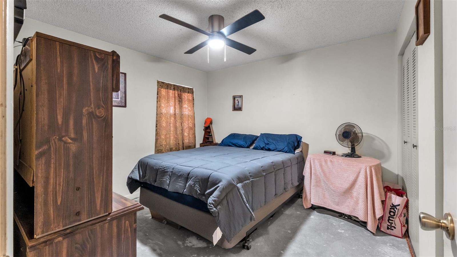 Image 13 of 44 For 950 Charmil Avenue S