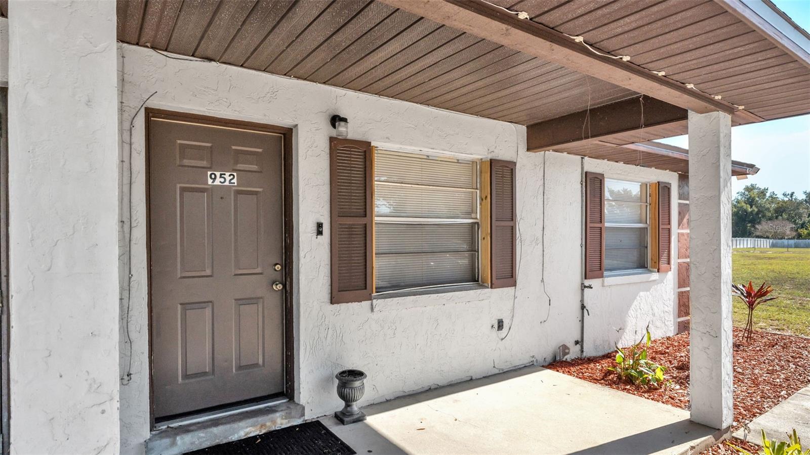 Image 21 of 44 For 950 Charmil Avenue S