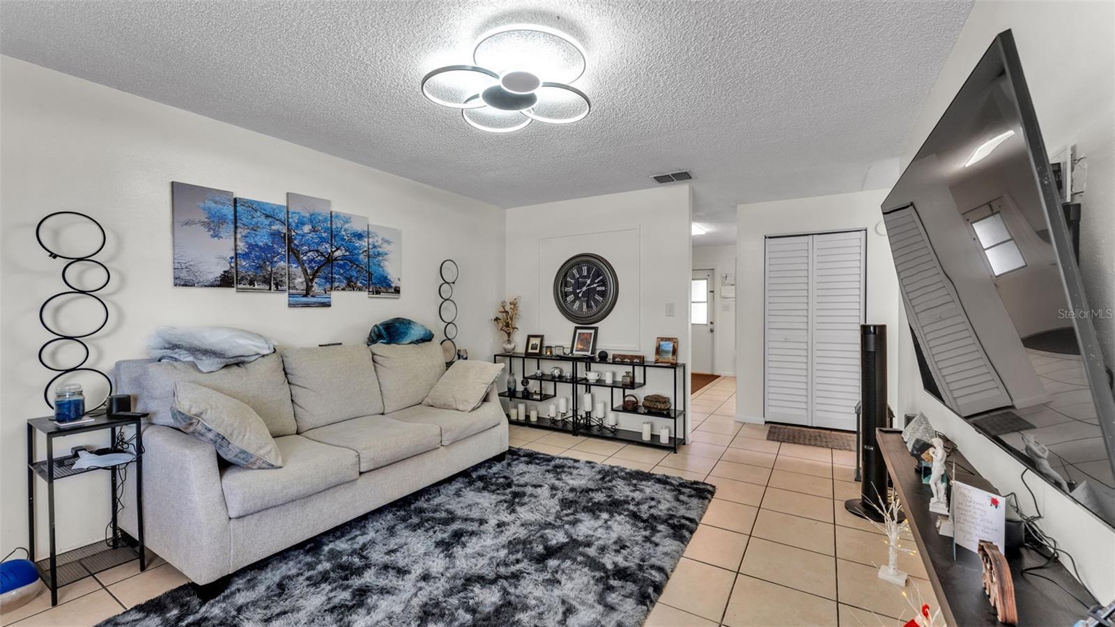 Image 23 of 44 For 950 Charmil Avenue S