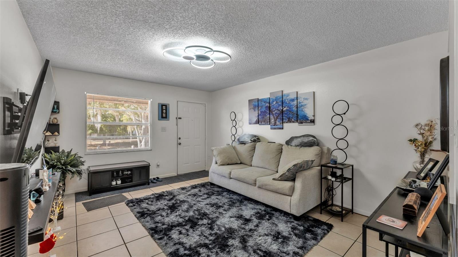 Image 24 of 44 For 950 Charmil Avenue S