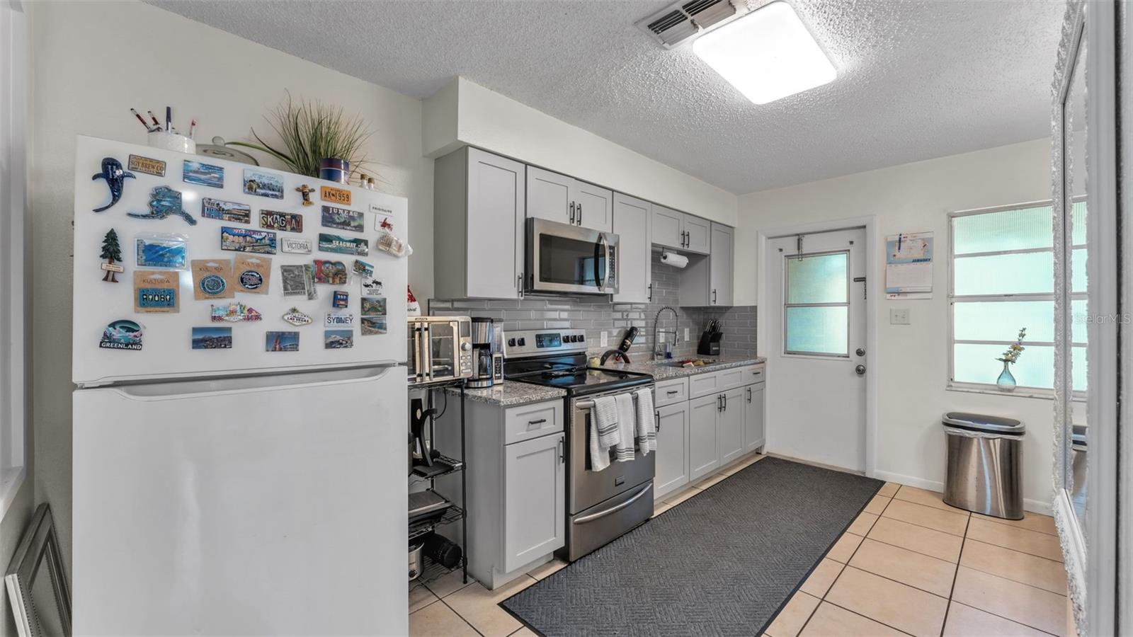 Image 25 of 44 For 950 Charmil Avenue S