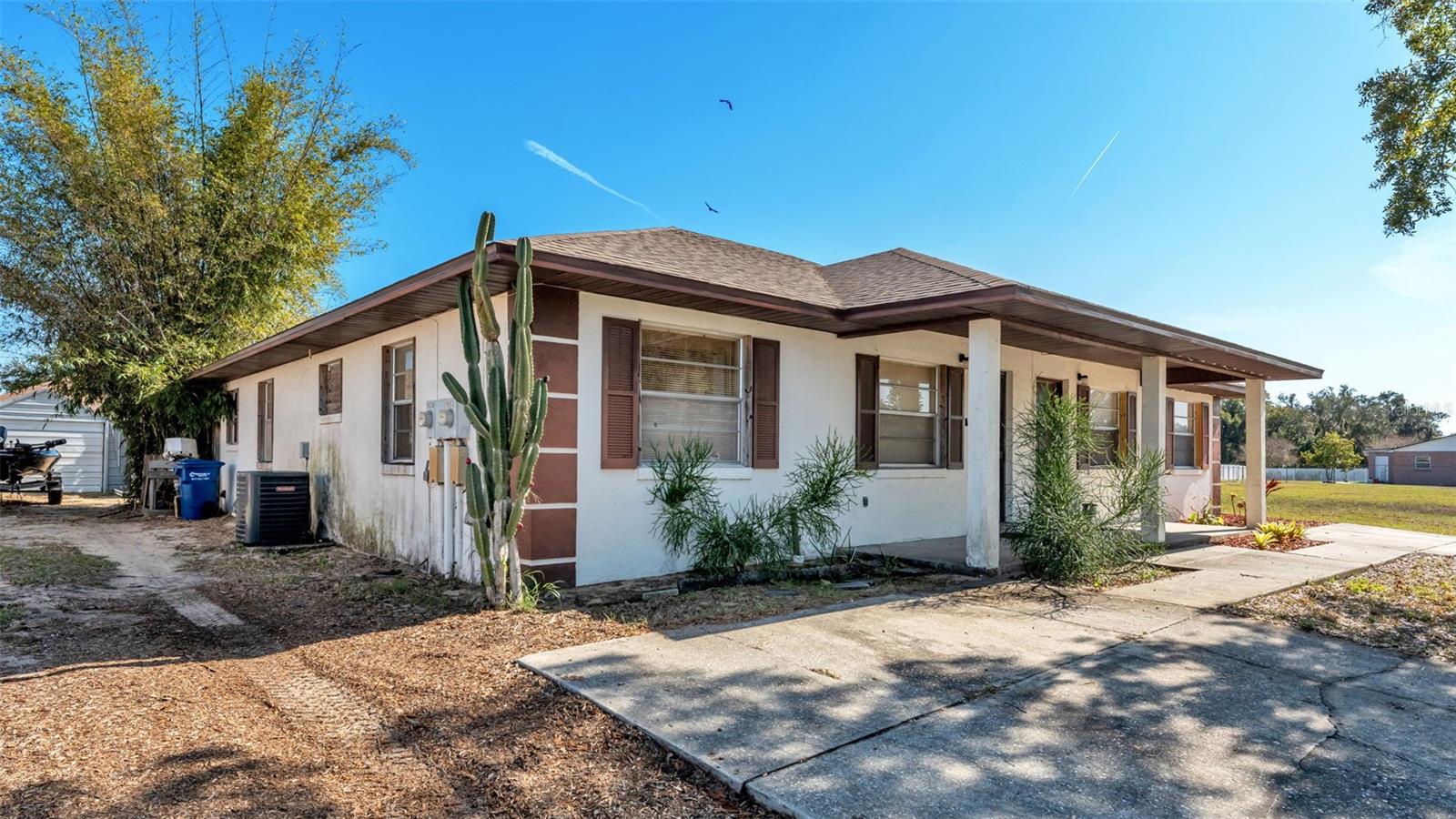 Image 3 of 44 For 950 Charmil Avenue S