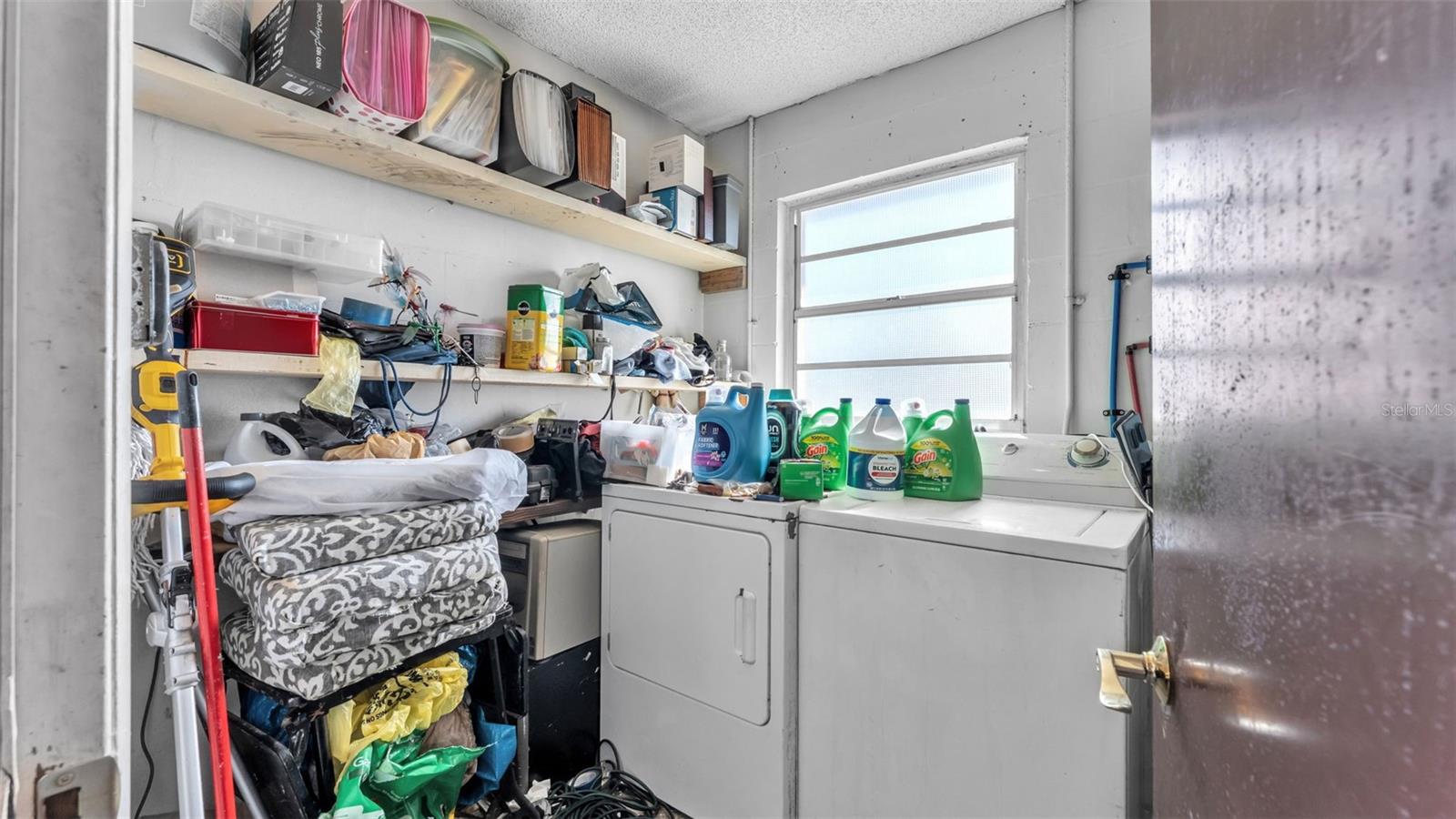 Image 35 of 44 For 950 Charmil Avenue S