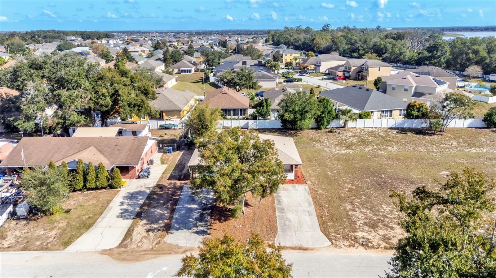 Image 37 of 44 For 950 Charmil Avenue S