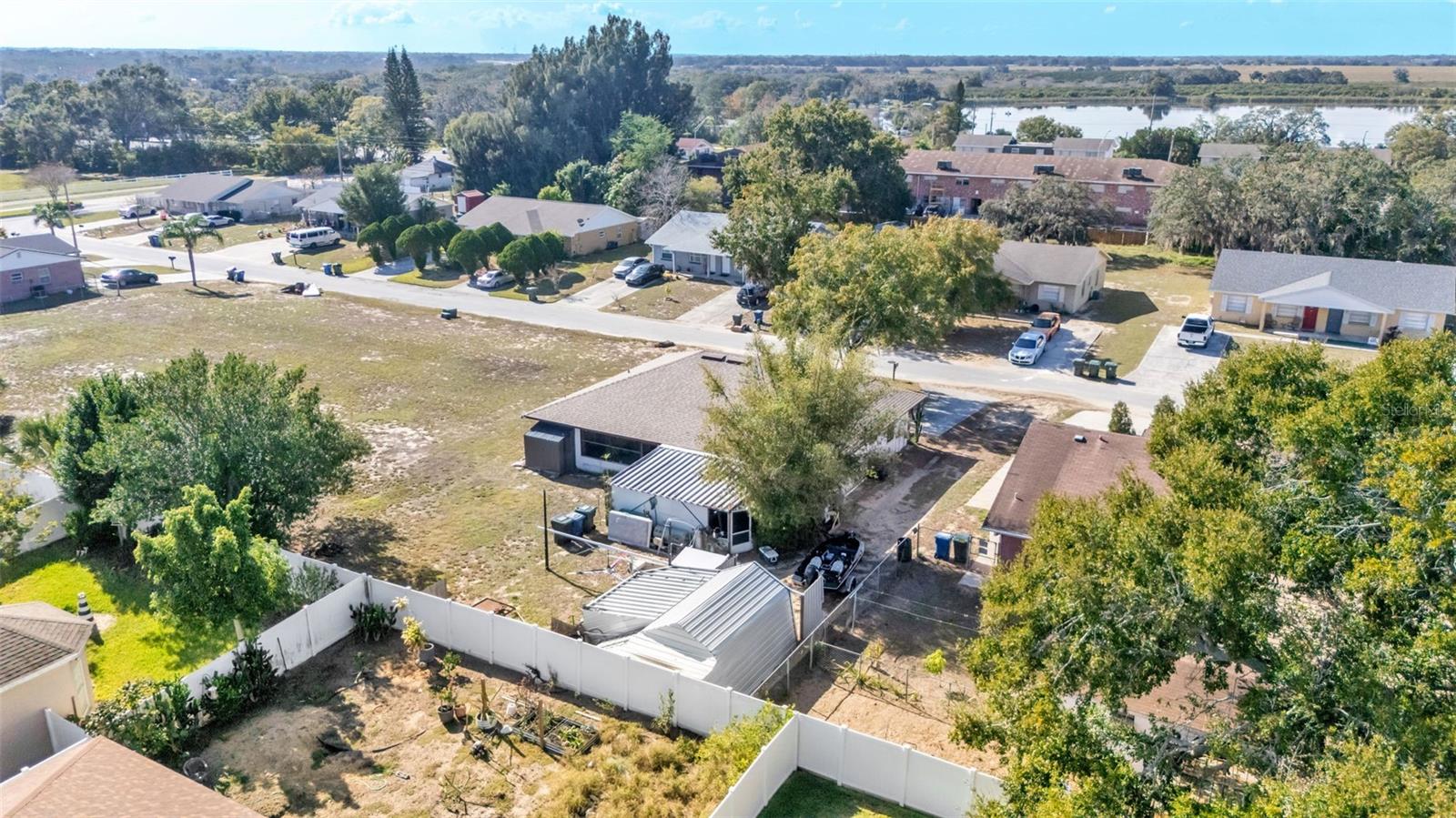 Image 39 of 44 For 950 Charmil Avenue S