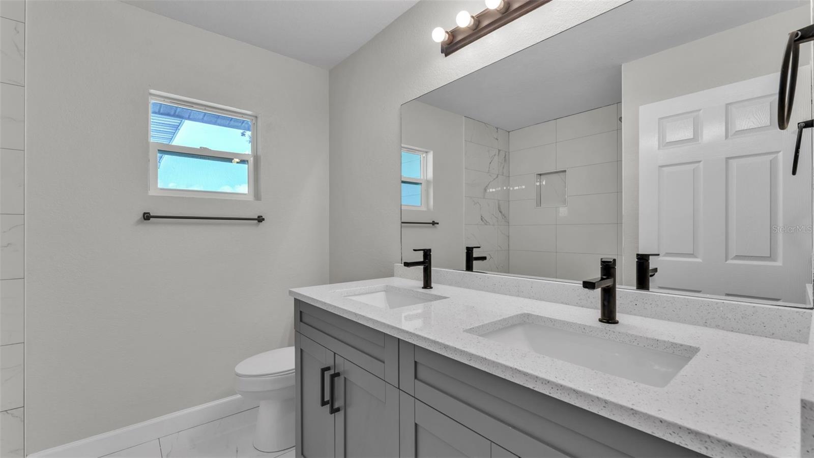 Image 10 of 20 For 1599 Avenue E Ne