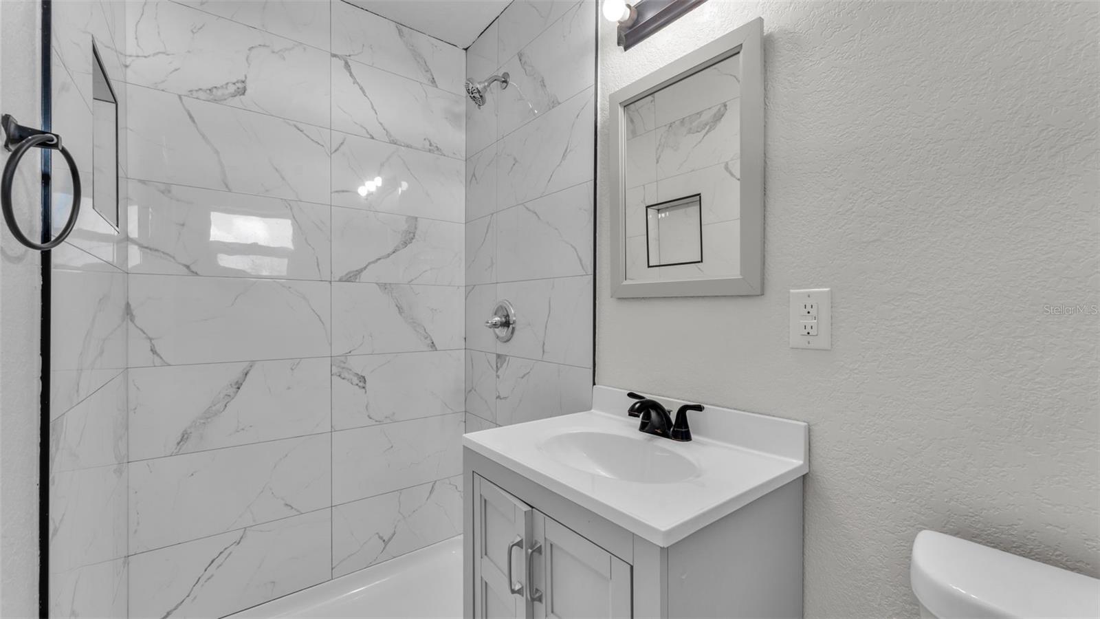 Image 14 of 20 For 1599 Avenue E Ne