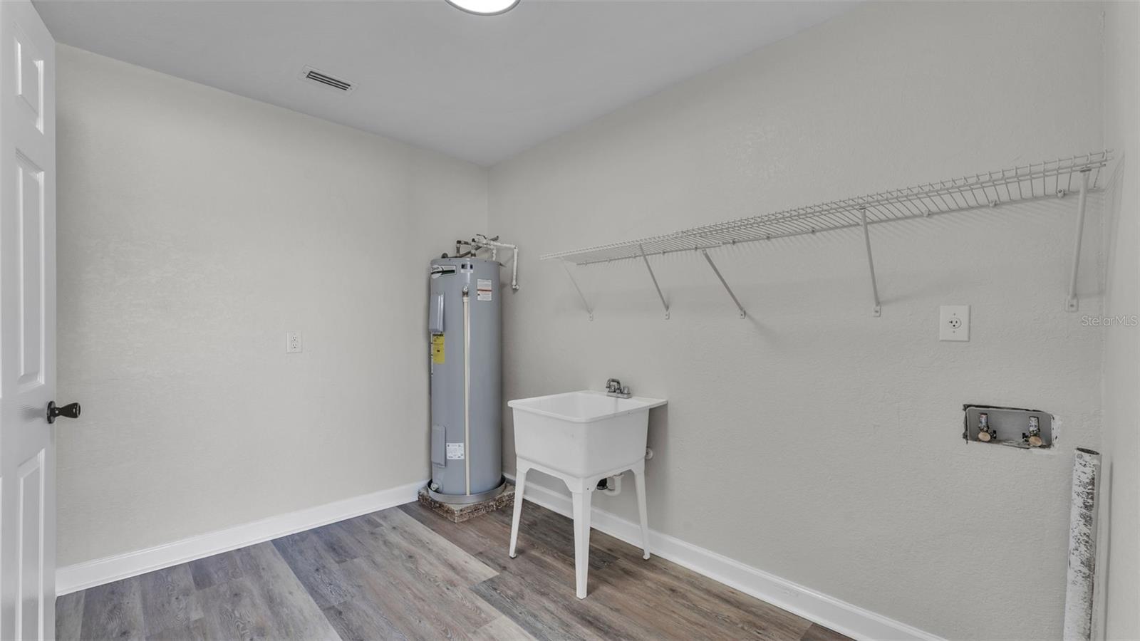 Image 19 of 20 For 1599 Avenue E Ne