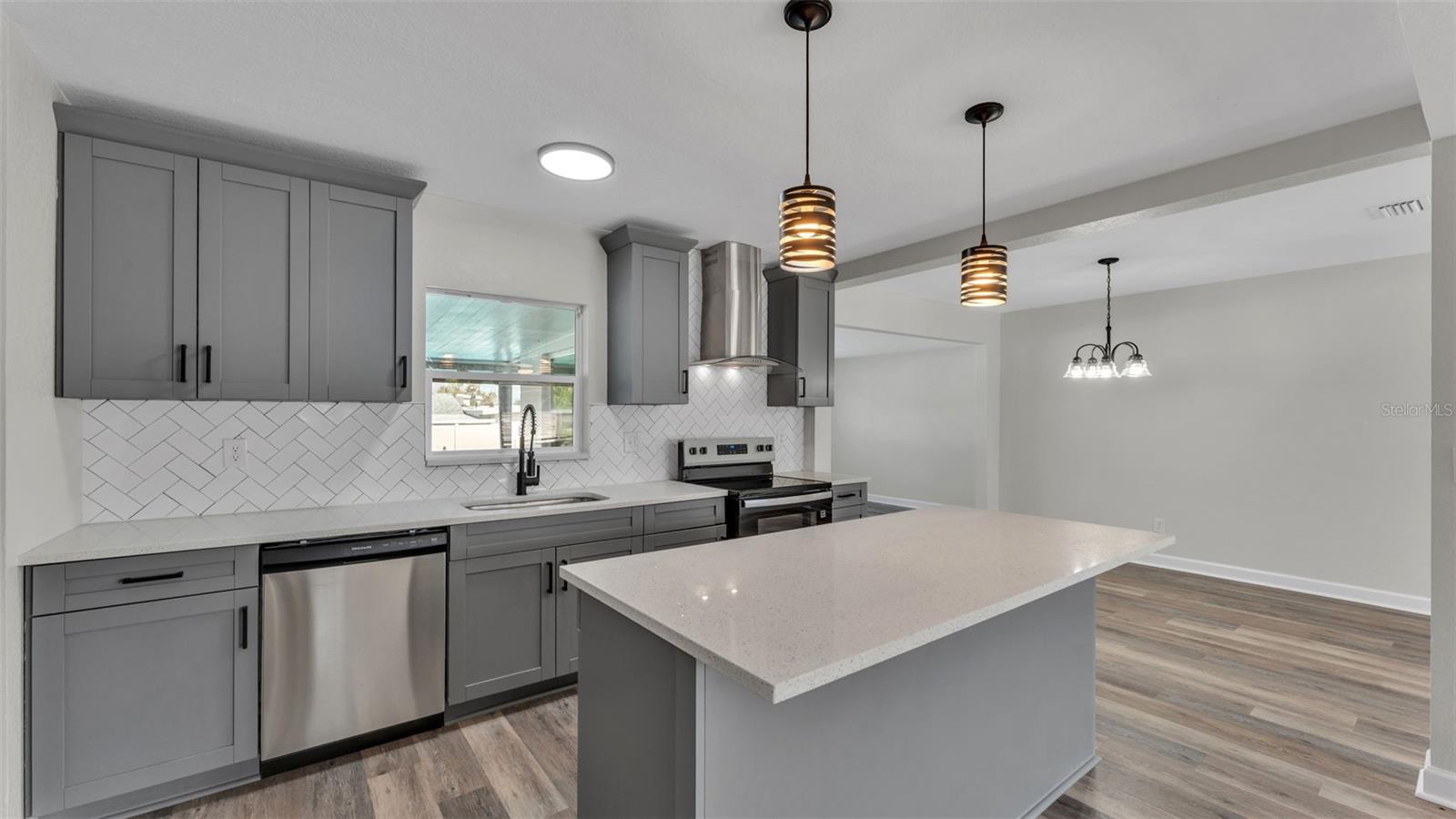 Image 5 of 20 For 1599 Avenue E Ne