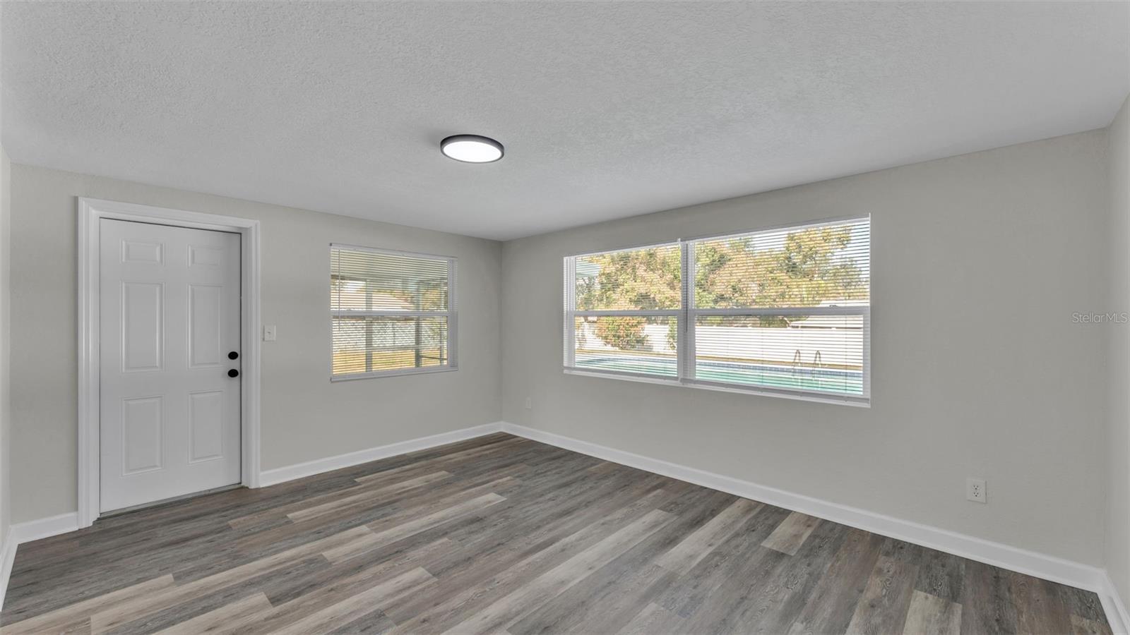 Image 6 of 20 For 1599 Avenue E Ne