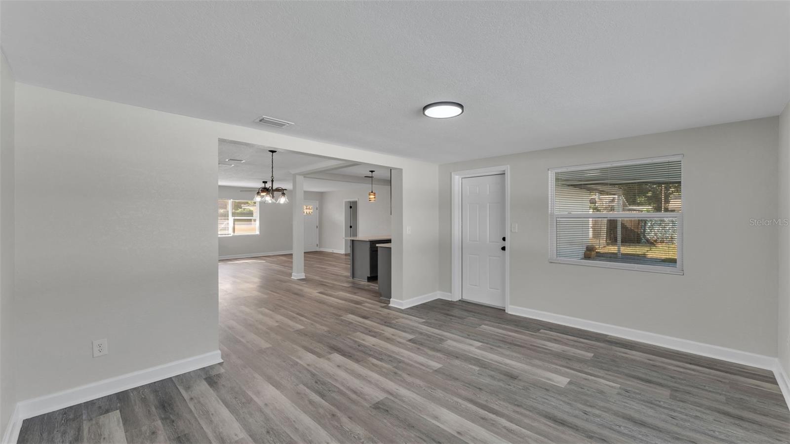 Image 7 of 20 For 1599 Avenue E Ne