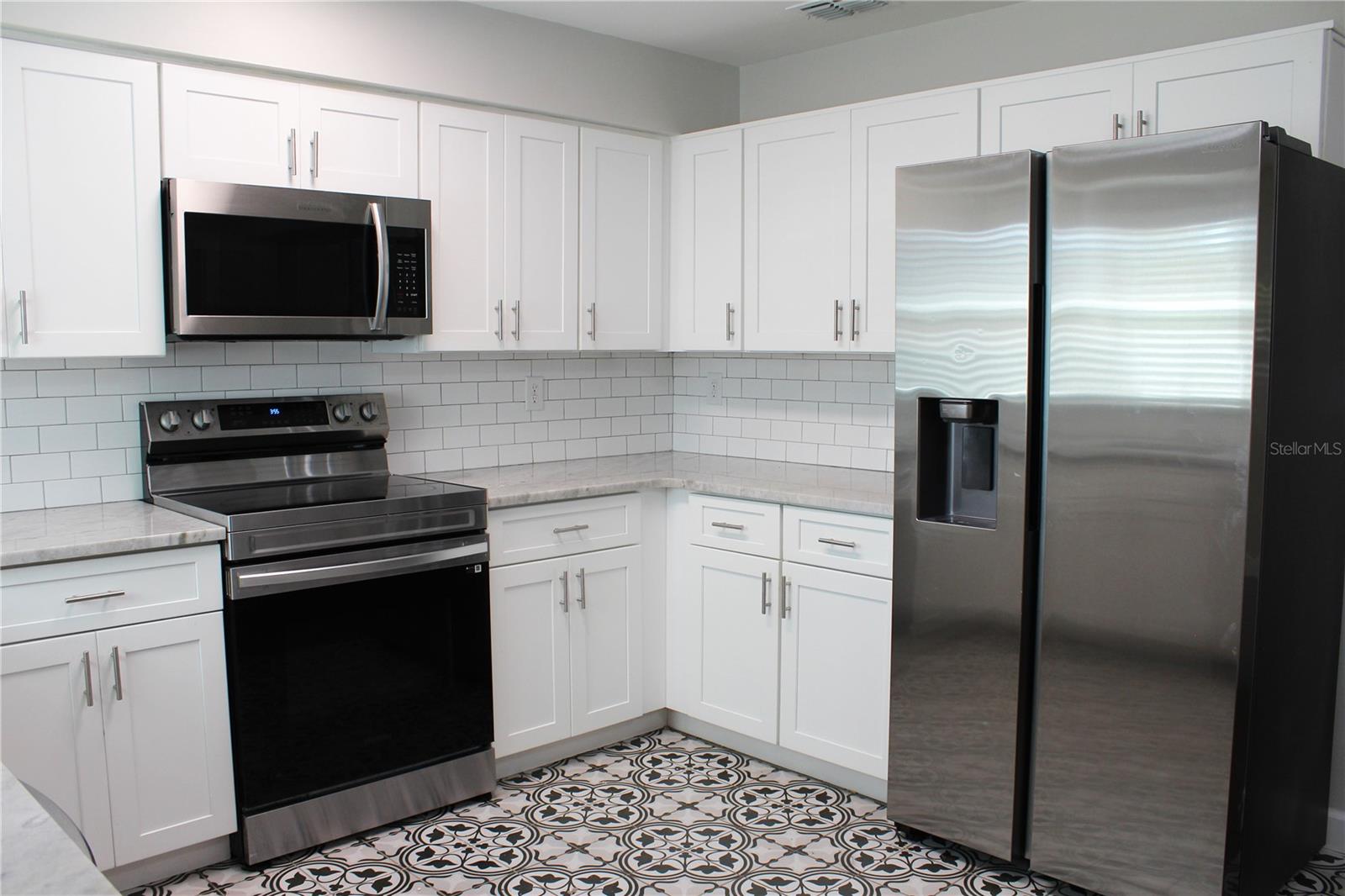 Image 10 of 27 For 840 Susan Drive