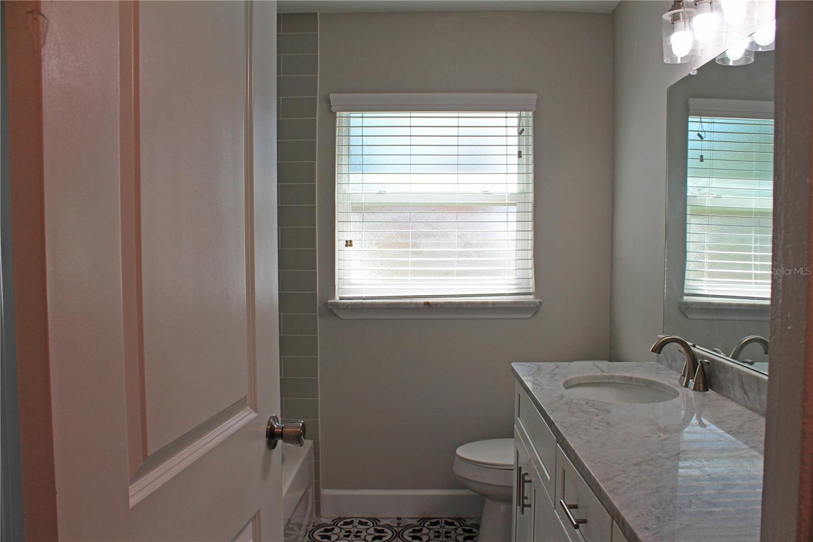 Image 13 of 27 For 840 Susan Drive