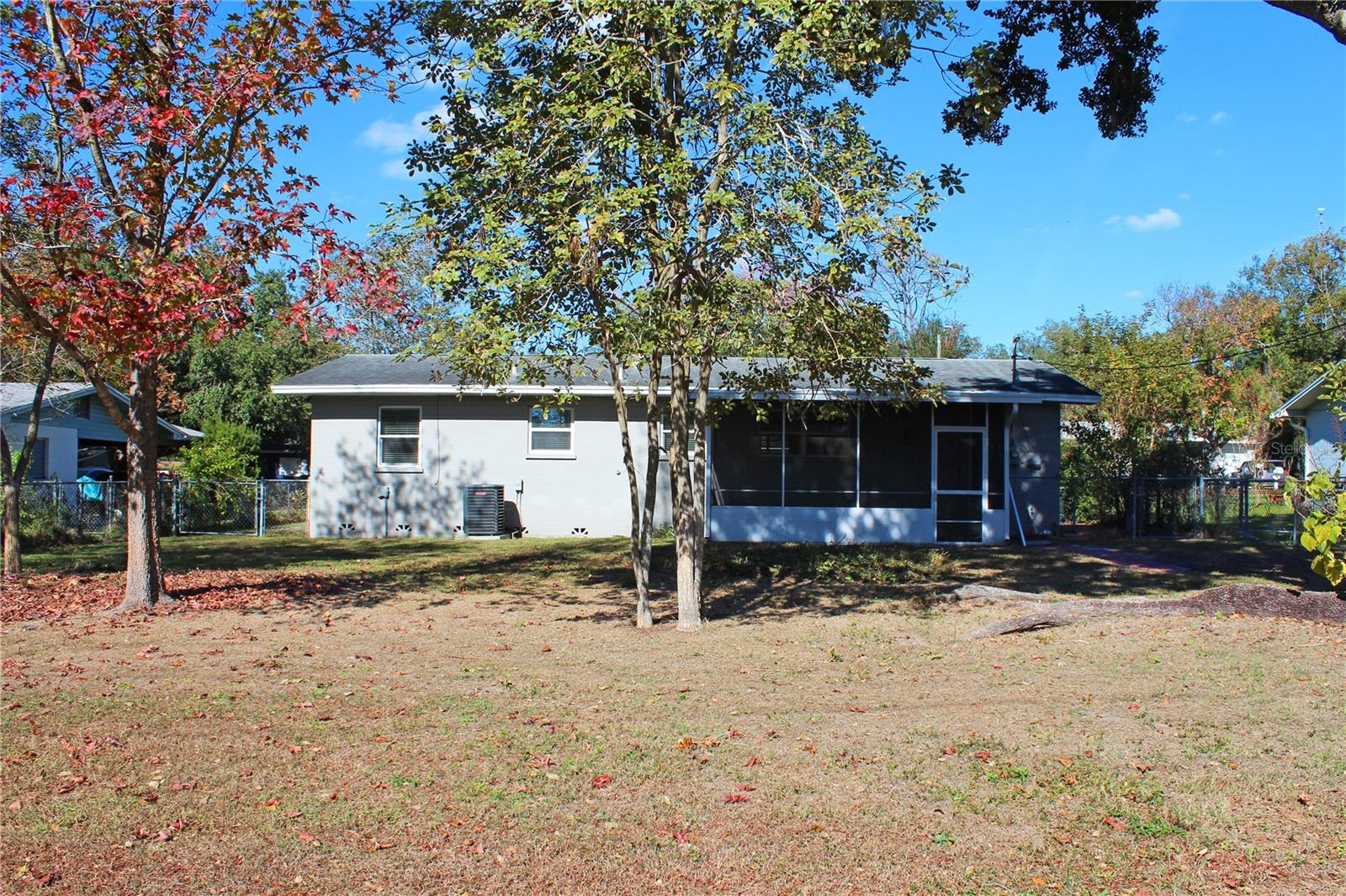 Image 24 of 27 For 840 Susan Drive