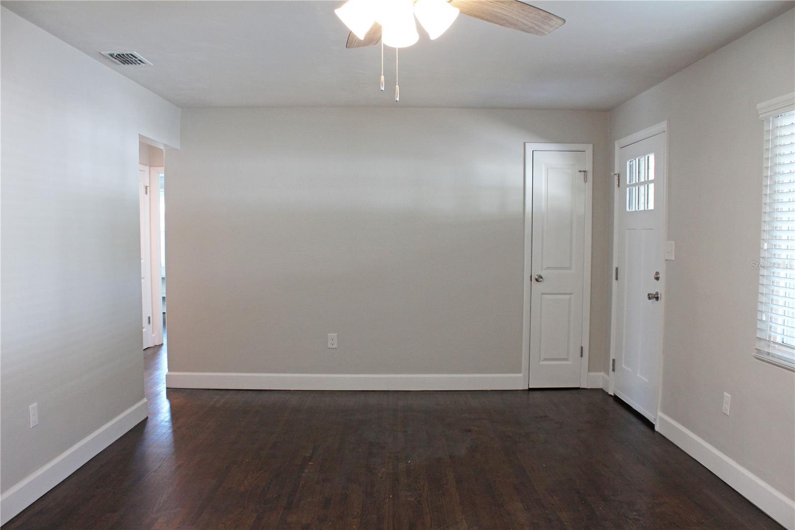 Image 5 of 27 For 840 Susan Drive