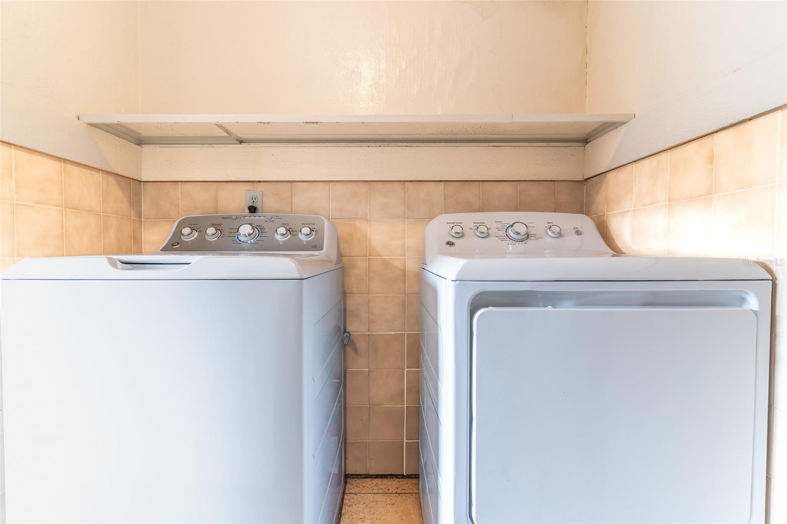 Image 16 of 31 For 1836 Crystal Lake Drive 104