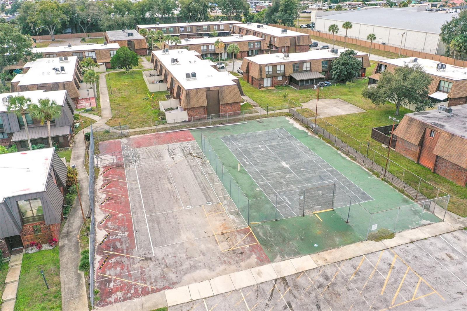 Image 20 of 31 For 1836 Crystal Lake Drive 104