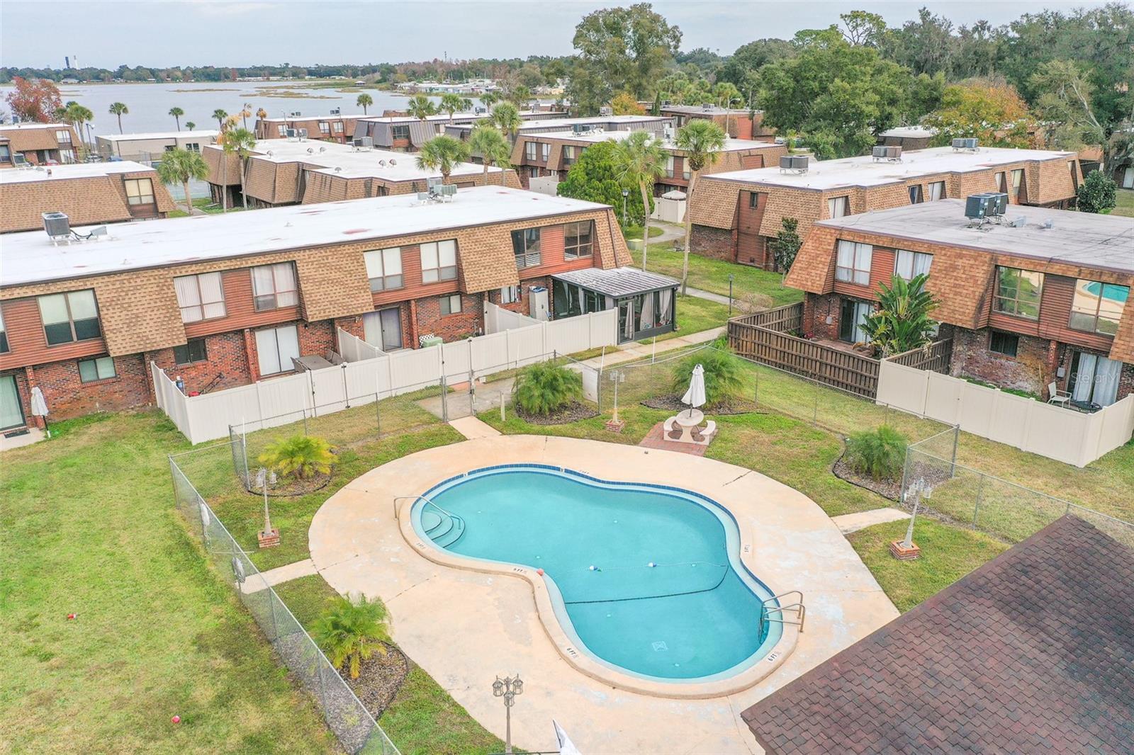 Image 25 of 31 For 1836 Crystal Lake Drive 104