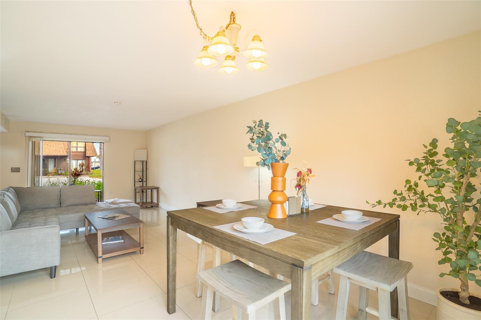 Image 5 of 31 For 1836 Crystal Lake Drive 104