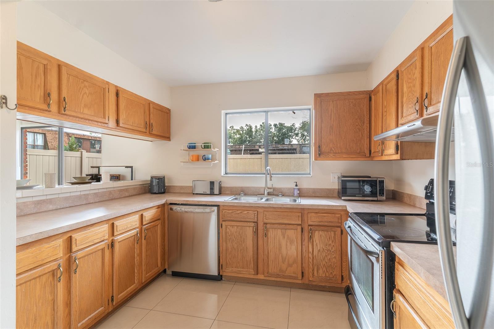 Image 8 of 31 For 1836 Crystal Lake Drive 104