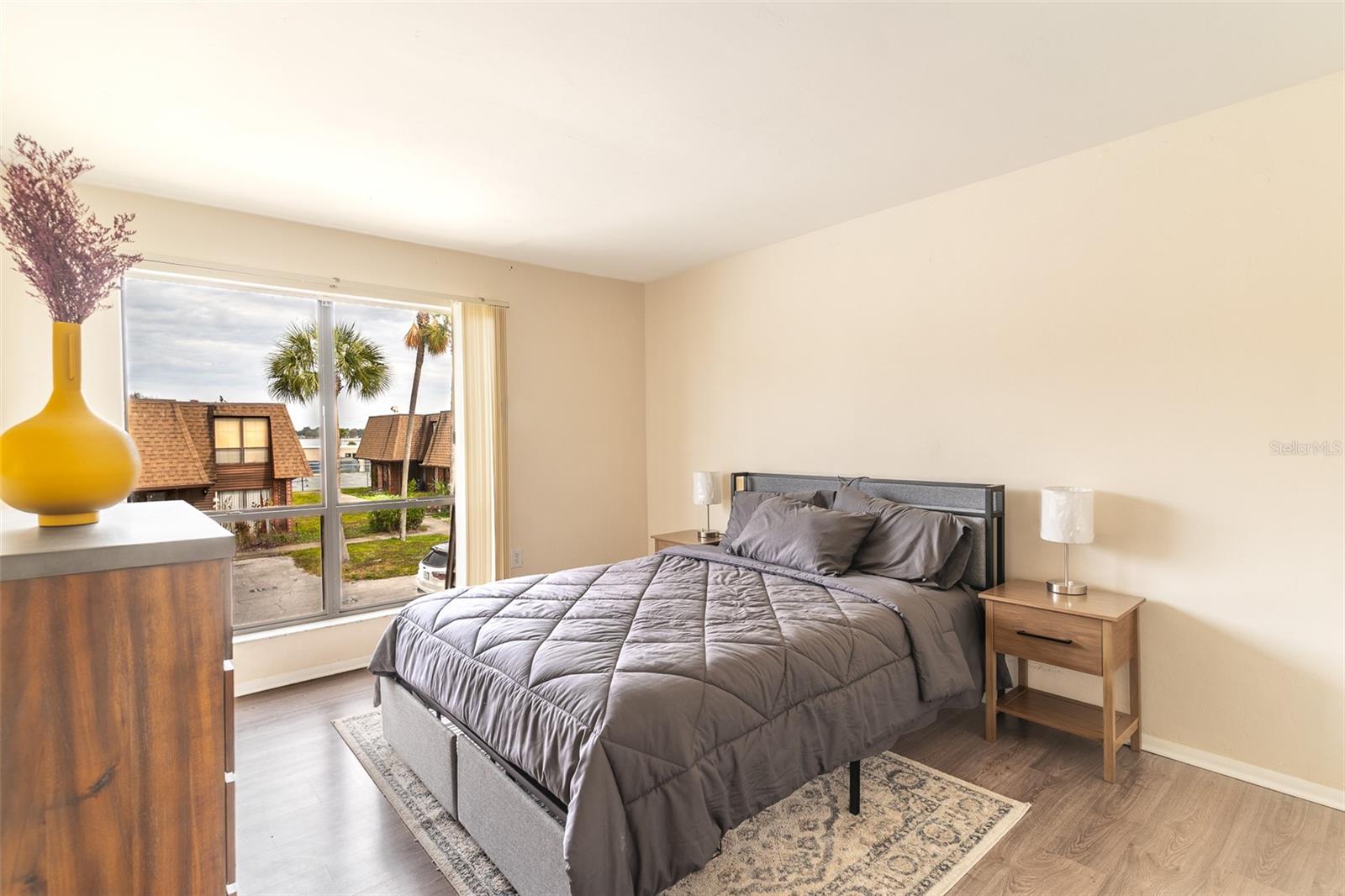 Image 9 of 31 For 1836 Crystal Lake Drive 104