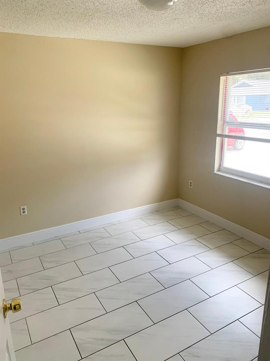 Image 11 of 17 For 2480 Chestnut Woods Drive