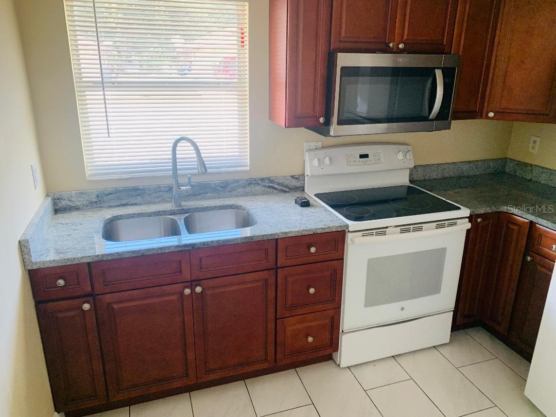 Image 5 of 17 For 2480 Chestnut Woods Drive