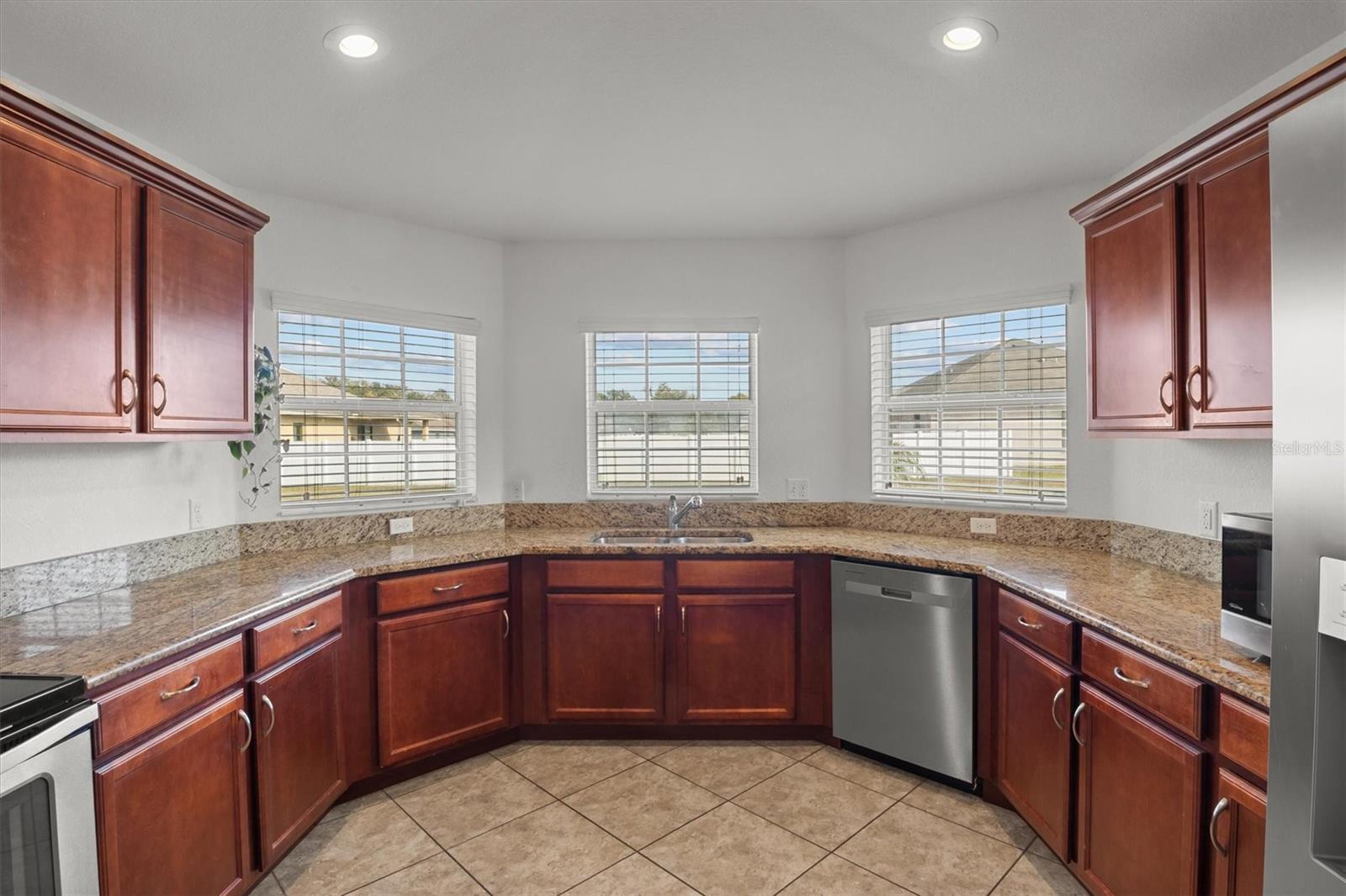 Image 7 of 28 For 6934 Tumbleweed Lane