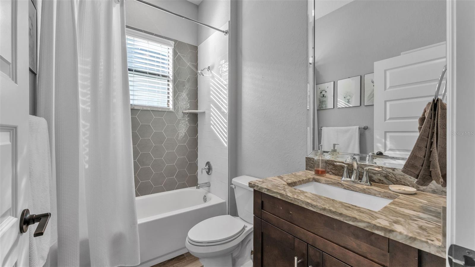 Image 38 of 70 For 3568 Lakeside Heritage Drive