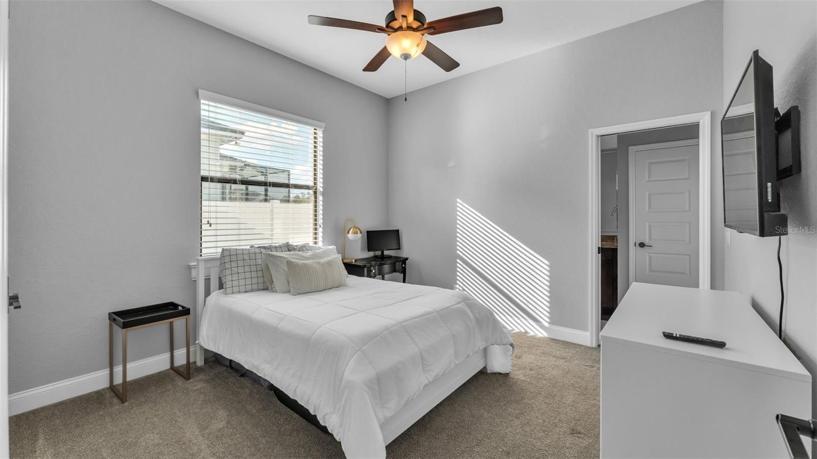 Image 42 of 70 For 3568 Lakeside Heritage Drive