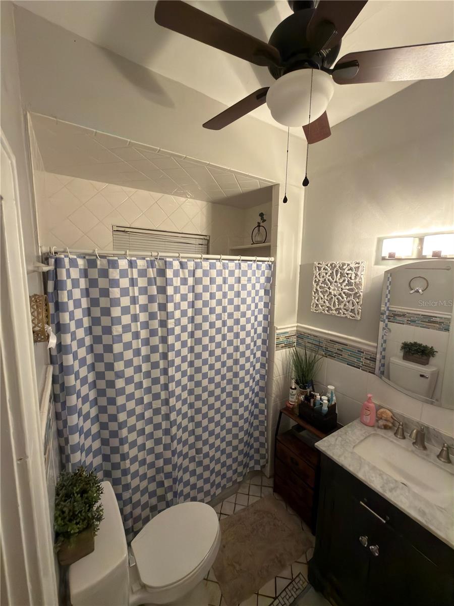 Image 15 of 22 For 514 Avenue C Ne